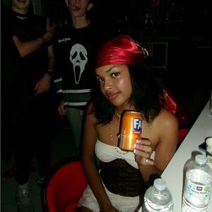 Meet your Posher, Elena